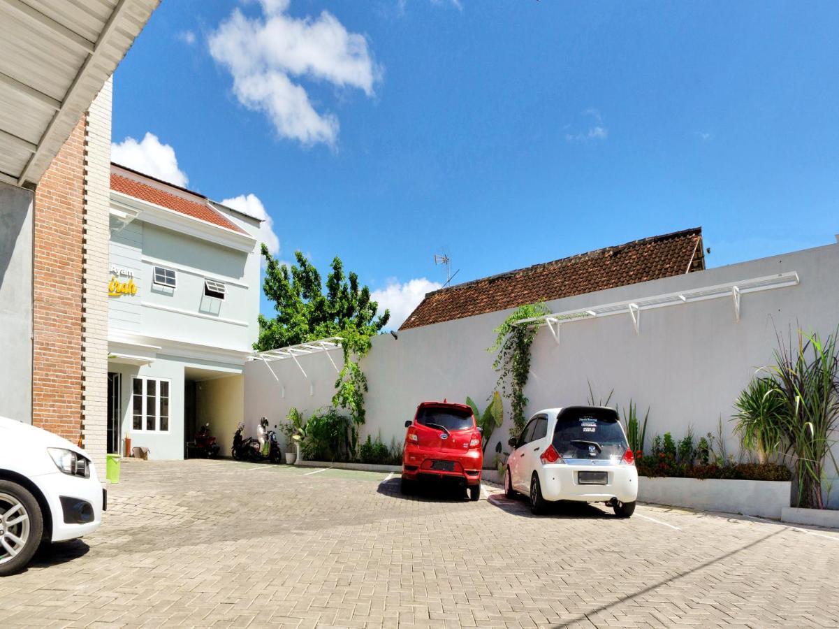 Oyo 90730 Padekosan Syariah Hotel