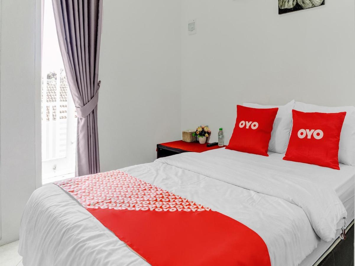 Oyo 90730 Padekosan Syariah