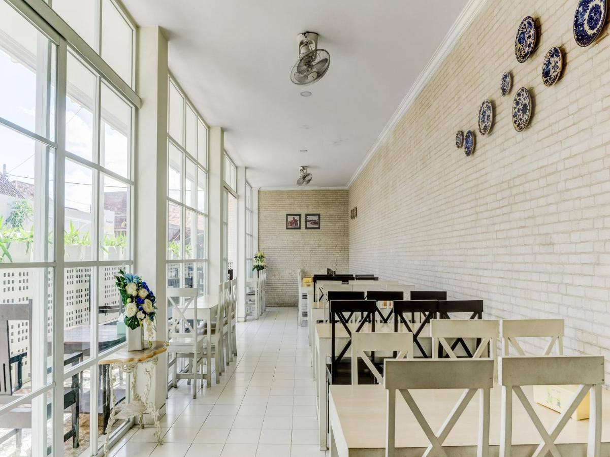 Oyo 90730 Padekosan Syariah Hotel 2*
