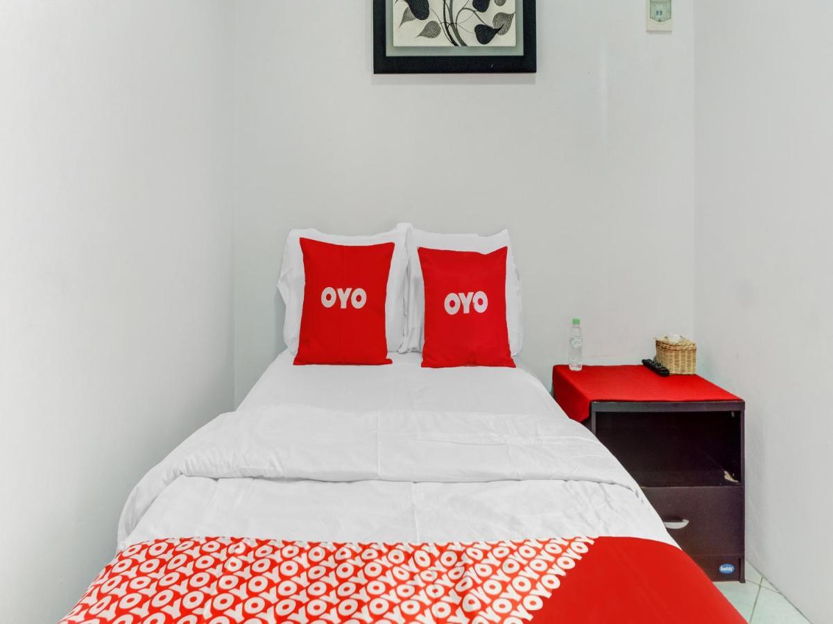 Oyo 90730 Padekosan Syariah Hotel